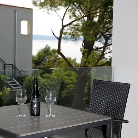 In With Sea View, Terrace, Air Conditioning, Wifi 3524-8 * Brela