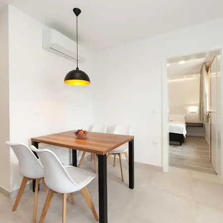 In With Sea View, Terrace, Air Conditioning, Wifi 3524-8 Appartement Brela