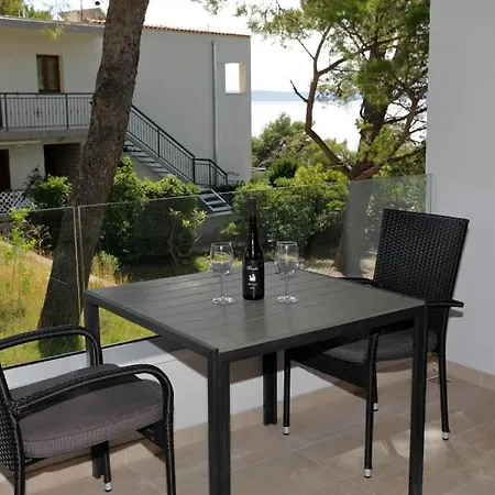 In With Sea View, Terrace, Air Conditioning, Wifi 3524-8 Brela